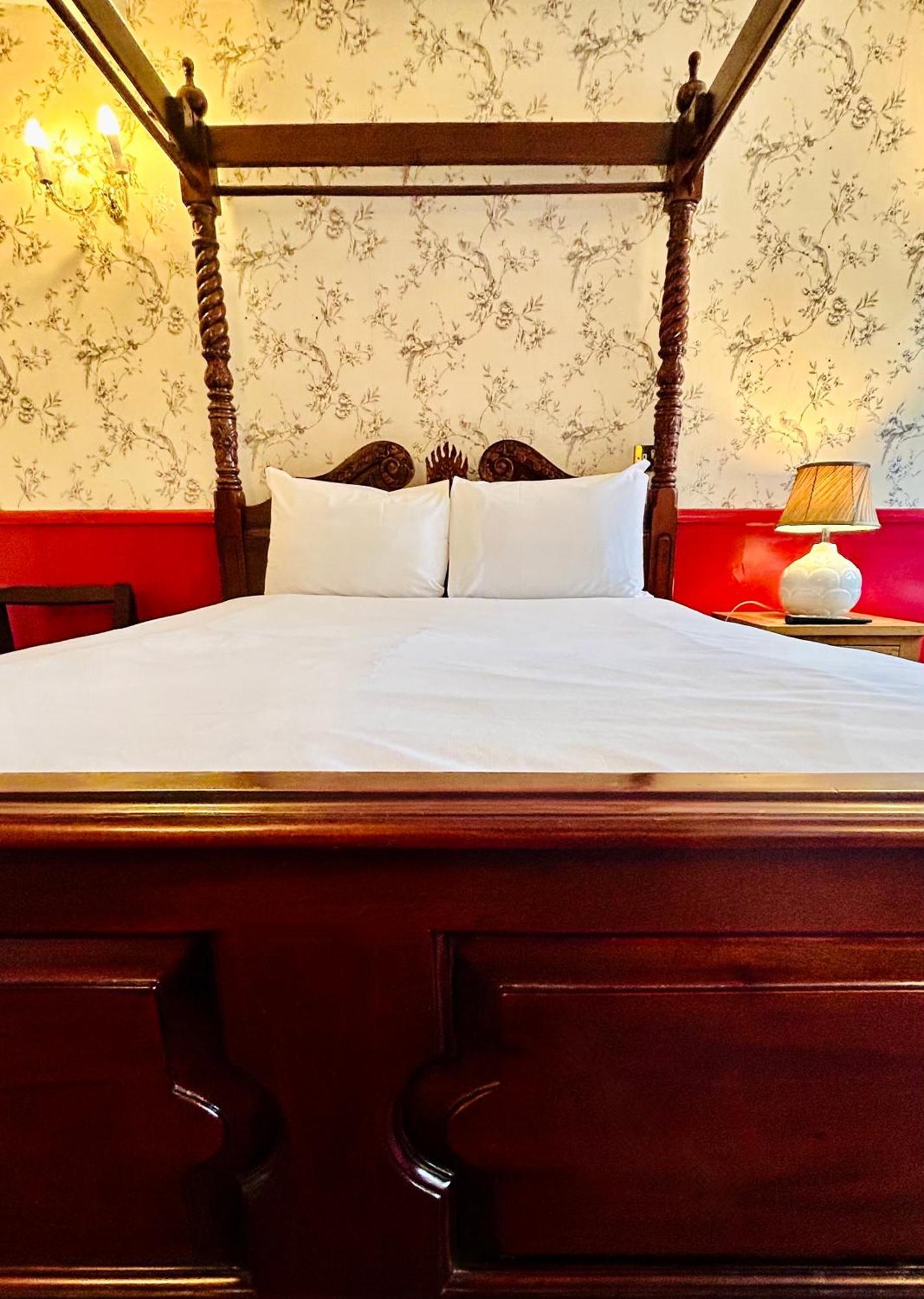 The Columbia Hotel เวลลิงเบรอ ภายนอก รูปภาพ
