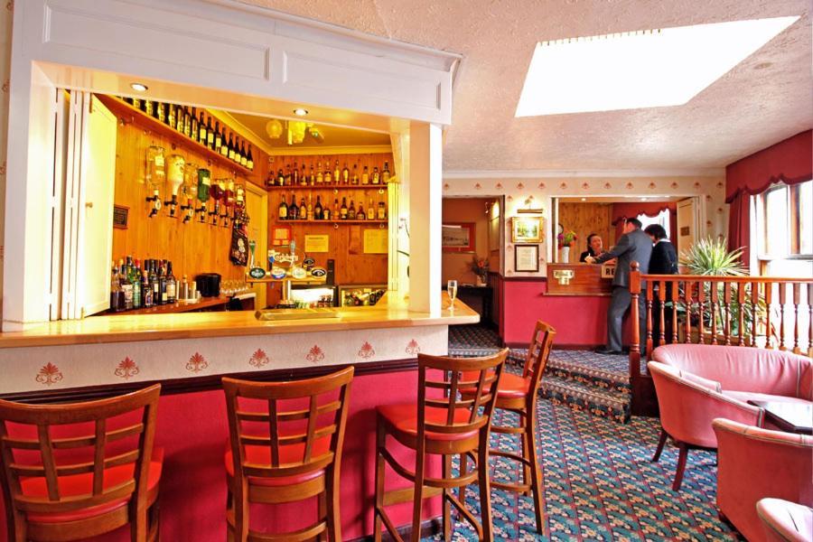 The Columbia Hotel เวลลิงเบรอ ภายนอก รูปภาพ